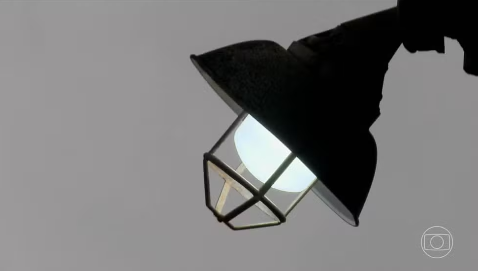 Conta de luz: consumidor poderá escolher fornecedor de energia; mudança promete economia